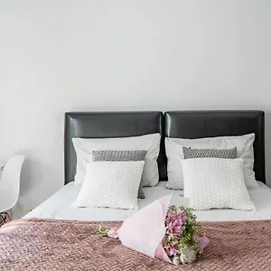 https://art-apart-premium.hotelswroclaw.com